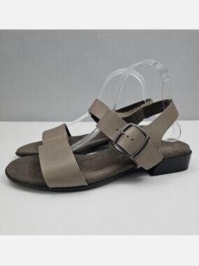 Munro Cleo Buckle Sandal Womens 9.5 Khaki Leather Open Toe Comfort Low Heel